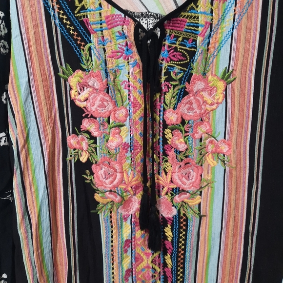 Calessa Boho Floral Embroidered Stripe Tunic Shirt Size 1X Black Pink - Picture 2 of 12